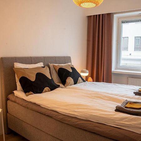 Urban Arctic Elegance: 2-Room Stylish Getaway Rovaniemi Bagian luar foto